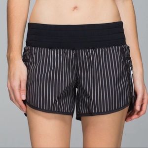 Lululemon Tracker Short ll *2Way Stretch Stripe Black And Grey